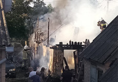 У Шепетівському районі на світанку сталася пожежа