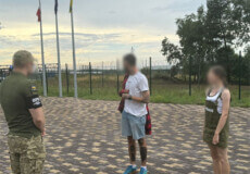 Він дивився закордон, а вона на його гроші: викрили псевдоподружжя