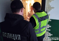 «Волонтер» із Шепетівщини продав позашляховики призначені для ЗСУ