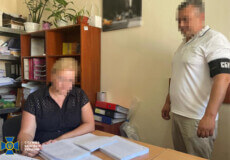 У сусідній із Хмельниччиною області викрили посадовицю лікарні на «відкатах»