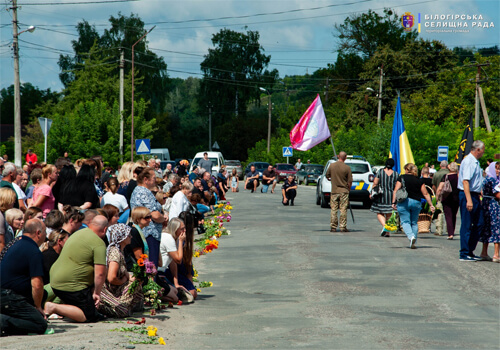 На Шепетівщині поховали воїна, який отримував нагороду з рук Володимира Зеленського