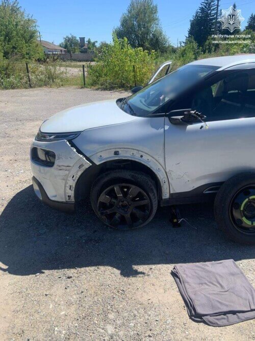 Втаранився і зник: ДТП на Хмельниччині