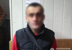 На Хмельниччині троє дітей стали свідками, як співмешканець ображав їх матір