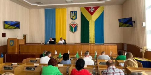 У Шепетівці під час сесії присвоїли звання «Почесного громадянина» та змінили назви закладів освіти
