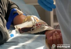 На Хмельниччині правоохоронці знову здали кров для поранених захисників