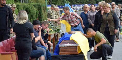 У Шепетівці прощались із 51-річним загиблим солдатом Юрієм Кузьминчуком