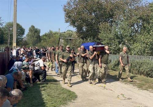 Громада на Шепетівщині провела у засвіти двох воїнів