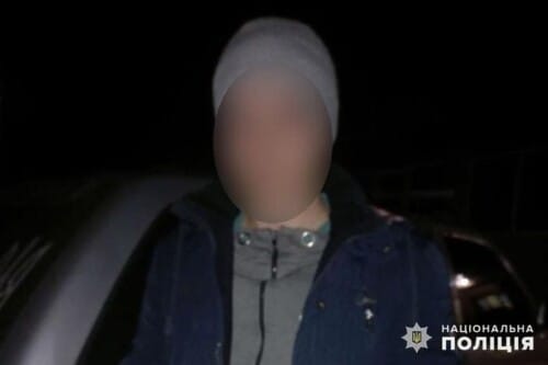 На Хмельниччині молодик, користуючись довірою старшого колеги, обчистив його картковий рахунок