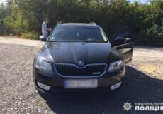 У Хмельницькому водій наїхав на жінку, яка йшла позаду автівки