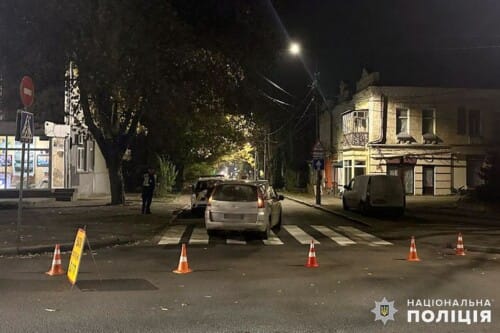 У Хмельницькому водій наїхав на 17-річну дівчину, яка переходаила дорогу по зебрі