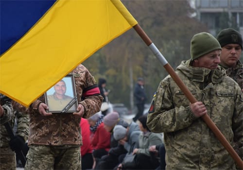 У Шепетівці прощалися зі старшим солдатом Сергієм Скаржинцем: він помер на руках своїх побратимів