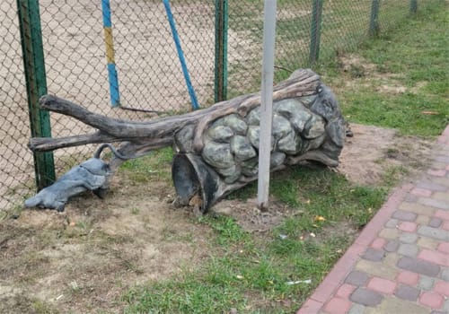 На Шепетівщині вандали безглуздо пошкодили комунальне майно