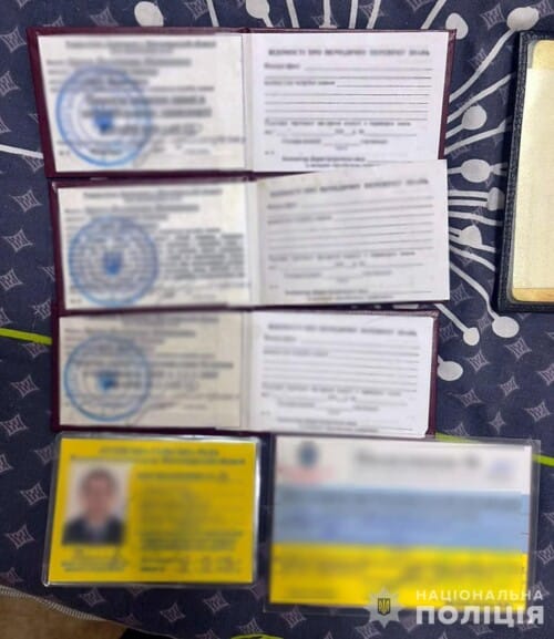 У сусідній із Хмельничичною області поліція затримала депутата та його спільника за хабарництво