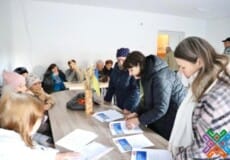 У громаді на Шепетівщині внутрішньо переміщені особи отримали грошові сертифікати