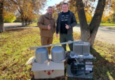 Воїну-лісівнику із Шепетівщини передали важливі на війні речі