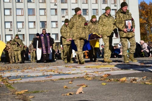 У Шепетівці віддали останню шану водієві-радіотелефоністу
