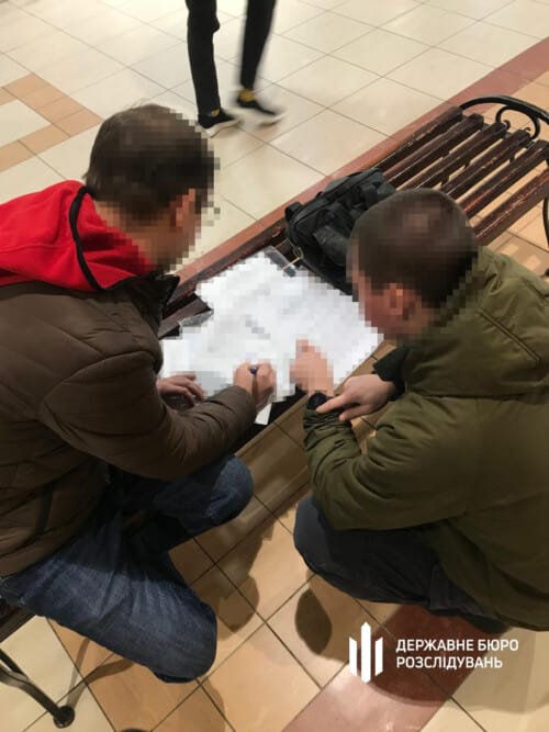 Два роки обманом отримував зарплату: у сусідній із Хмельниччиною області судитимуть податківця