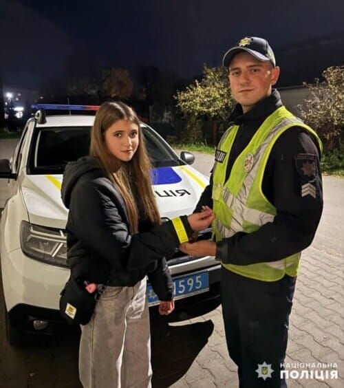 На Хмельниччині поліцейські роздавали дітям флікери