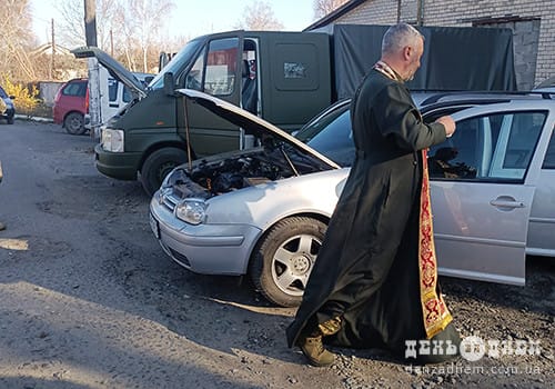 У Шепетівці передали два авта для нацгвардійців, на які збирали за кордоном і в Україні