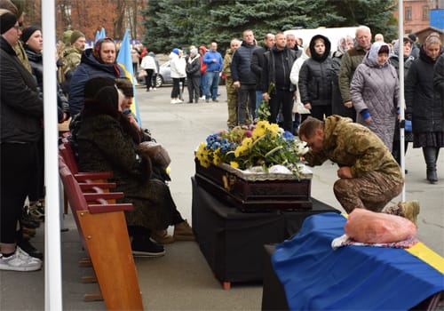 У Шепетівці знову жалоба: на війні загинув гранатометник Олександр Шкабара