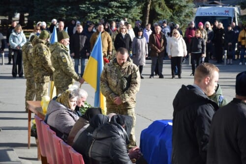Понад рік вважався зниклим безвісти: Шепетівська громада прощалася із навідником