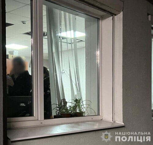 У сусідній із Хмельниччиною області вчинено теракт біля будівлі поліції: що відомо