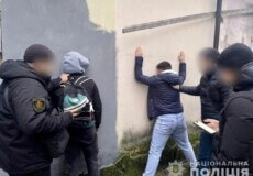 У сусідній із Хмельниччиною області вчинено теракт біля будівлі поліції: що відомо