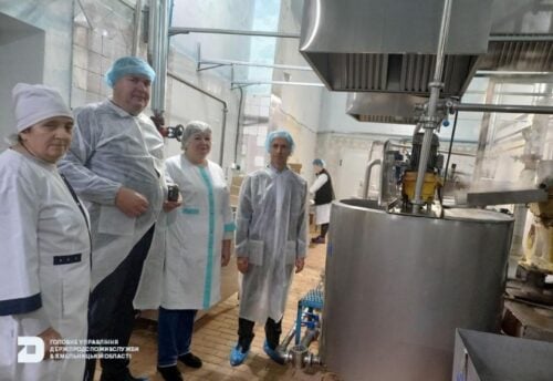 На Хмельниччині перевірили підприємство, яке постачає продукцію у заклади освіти
