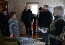 Переміщені із Херсонщини дитбудинки сімейного типу отримали новий дім на Хмельниччині