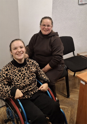 Це не перші їхні біометричні паспорти: на Хмельниччині ціла сім'я завітала до міграційників
