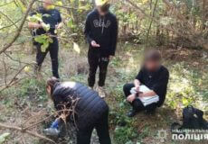 Мешканець Харківщини у лісосмузі на Хмельниччині заховав заборонене