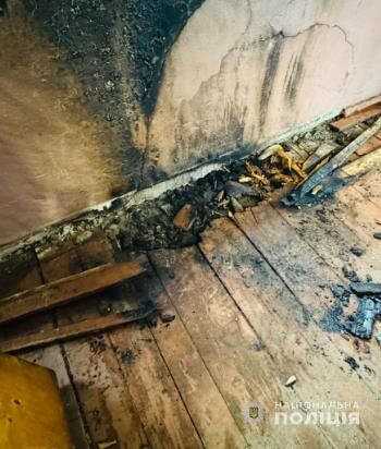 Троє неповнолітніх за винагороду підпалили відділення «Укрпошти» 