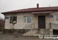 Молодики підпалили сільську раду та планували організувати схід вантажного поїзда із залізничної колії