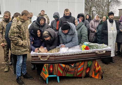 На Шепетівщині прощалися із загиблим на війні захисником