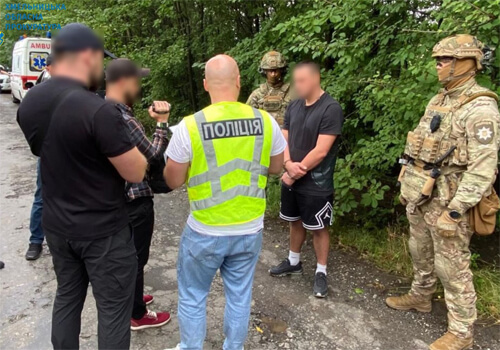 Тих, хто не погоджувався, вивозили силою: на Хмельниччині судитимуть злочинне угрупування