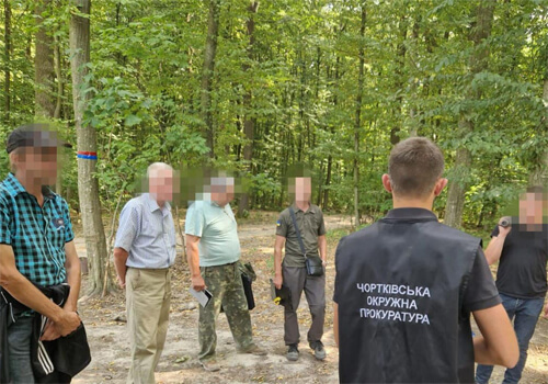 У сусідній із Хмельниччиною області незаконно зрубали ліс на майже 1 млн грн