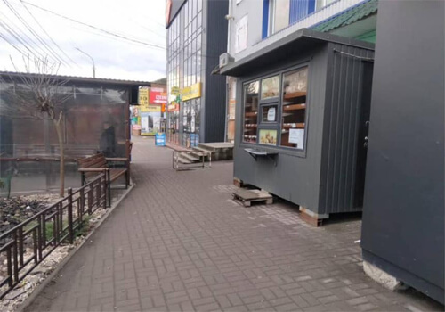 У Шепетівці після відвідування магазину в жінки зник телефон