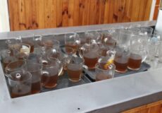 Бруд у їдальні, зачинені вбиральні та «пристосовані» відра для потреб: посадовиця ОВА побачила у ліцеї на Шепетівщині справжній жах