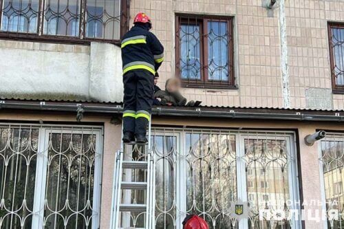 Хлопчик «вийшов» погуляти через вікно третього поверху: інцидент у сусідній із Хмельничичною області