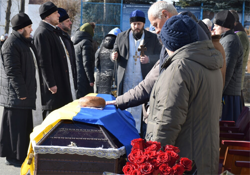 Рік вважався зниклим безвісти: у Шепетівці прощалися з молодшим сержантом