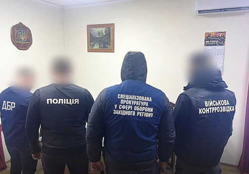 Служба у тилу або непридатність за 1600 доларів: викрили посадовця РВА на Хмельниччині