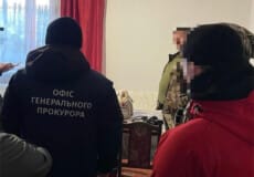 Викрадали пальне військових у сусідній із Хмельниччиною області: що про це відомо