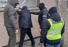 Чоловік погрожував та вимагав гроші в адвоката, який надав послуги його дружині під час розлучення: інцидент у сусідній із Хмельниччиною області