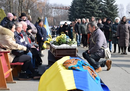 У Шепетівці до Небесного воїнства провели сапера Володимира Кушнірука