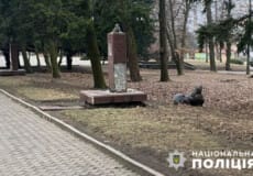Невідомі пошкоди 6 пам’ятників загиблим у Другій світовій війні: інцидент у сусідній із Хмельниччиною області