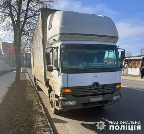 У Хмельницькому водій вантажівки смертельно травмував пішохода
