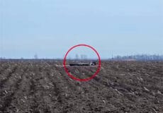 У сусідній із Хмельниччиною області ударний дрон із бойовою частиною впав посеред поля