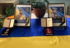 На Шепетівщині рідним загиблих захисників вручили високі державні нагороди