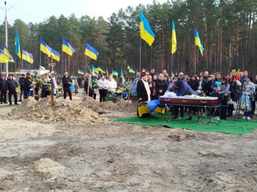 У Славуті попрощалися із Захисником, який загинув у Курській області