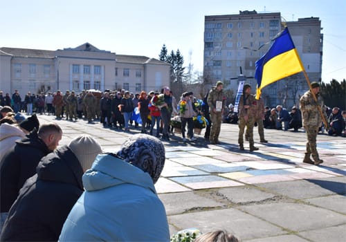 Три роки мужності й боротьби за Україну: Шепетівська громада прощалася із захисником